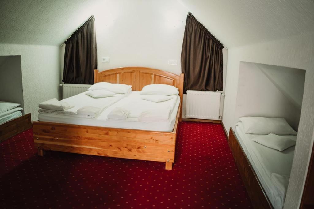 Lodge La 5 Casute